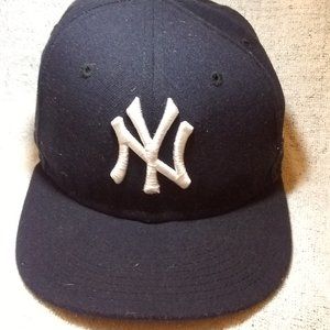 New York Yankees NEW ERA Official On Field Cap Baseball Size 6 1/2 Yankees Blue.